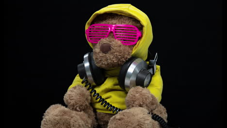 el oso de peluche de dj
