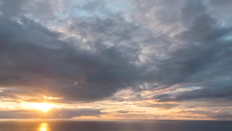 time lapse of a stunning sunset over the atlantic ocean and horizon