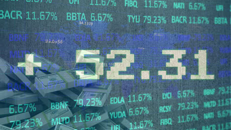 animación del procesamiento de datos del mercado de valores sobre el mapa del mundo contra la pila de billetes de dólar