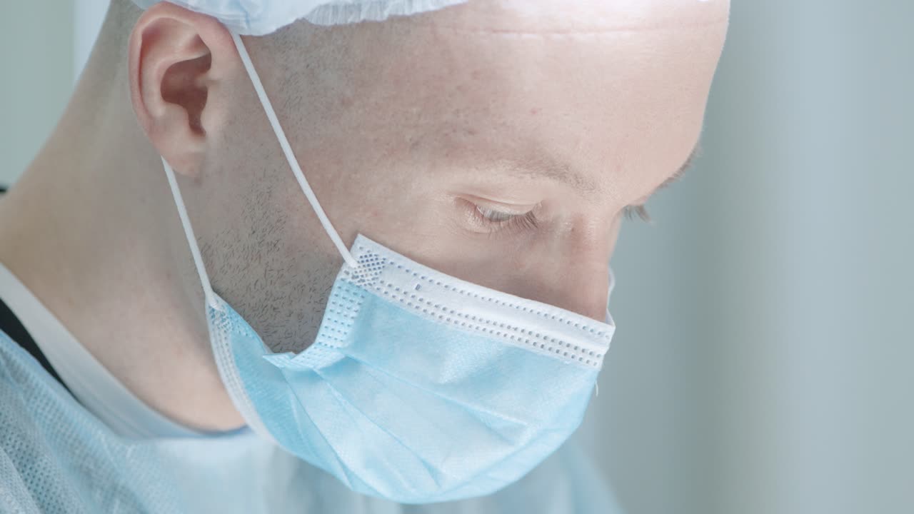 el cirujano se centró