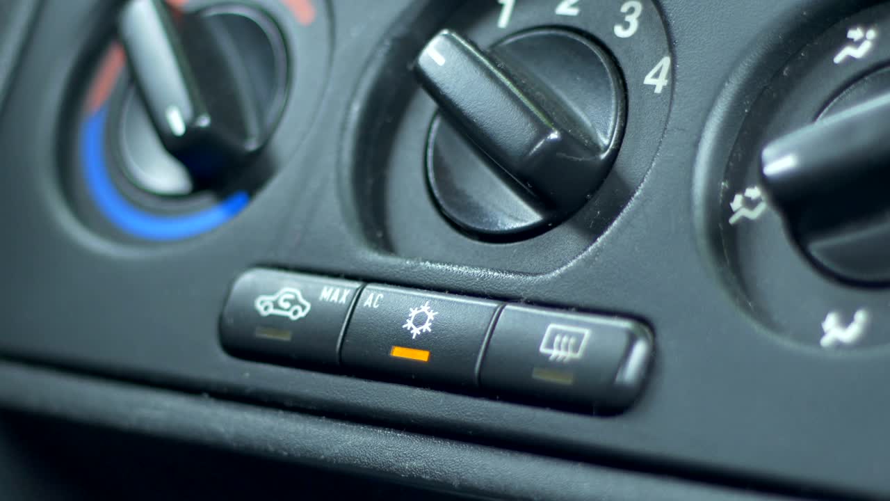 자동차에서 ac를 끄십시오.