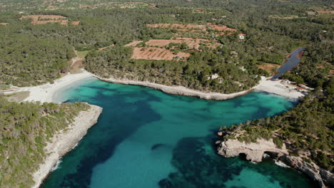 Turquoise-Water-Of-The-Two-Beaches-Of-S'Amarador-And-Cala-Mondrago-In-Mallorca,-Spain