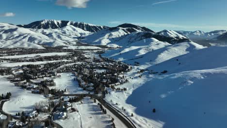 Vista-De-La-Ciudad-De-La-Estación-De-Esquí-Snowscape-En-Sun-Valley,-Idaho