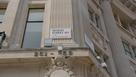 corner street signs for regent st