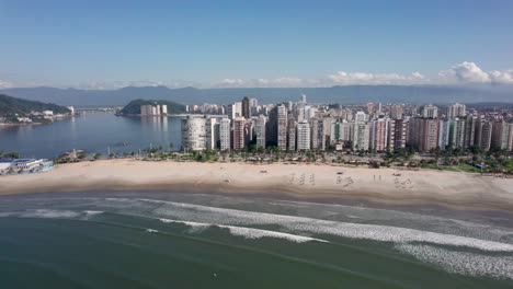 Vista-De-La-Playa-Del-Millonario,-Sao-Vicente-Brasil