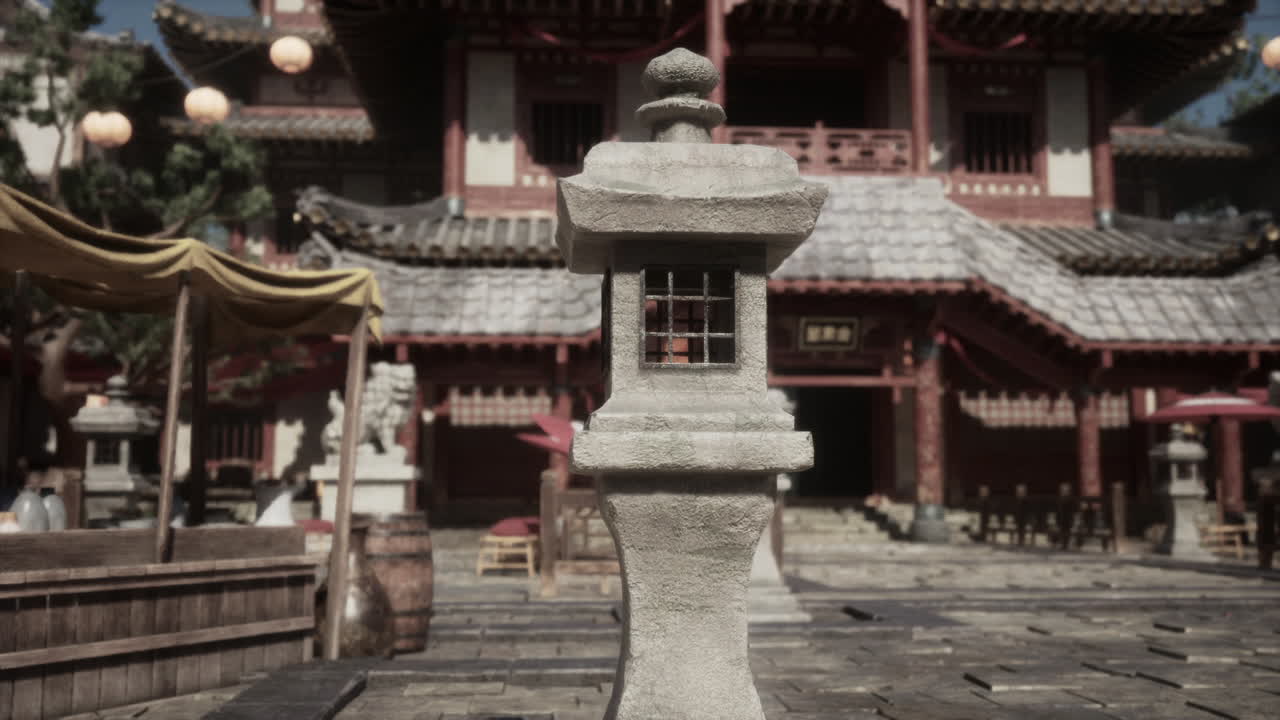 Perinteinen japanilainen lyhty tyynen temppelin pihalla Japanissa