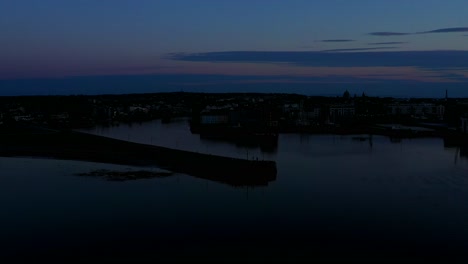 Nachtaufnahme-Aus-Der-Luft-Der-Claddagh-Docks-Und-Der-Stadt-Galway