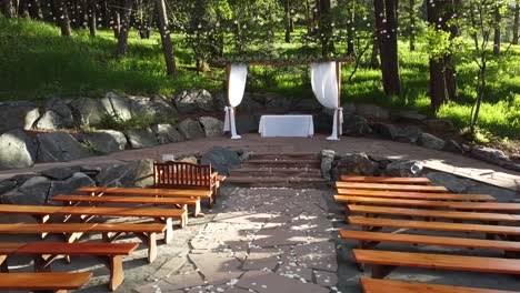 Wedding-ceremony-space-in-Colorado-forest