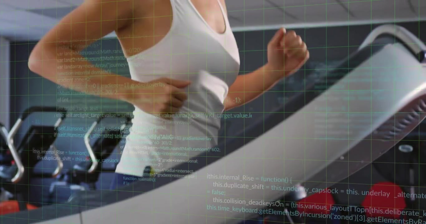Donna che sale su un tapis roulant in movimento indossando leggings viola, iniziando a fare jogging per il fitness in palestra.