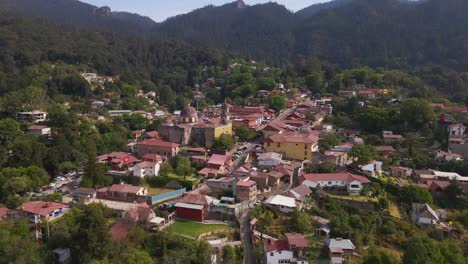 vista aérea panorámica de la ciudad mágica mineral del chico, hidalgo méxico