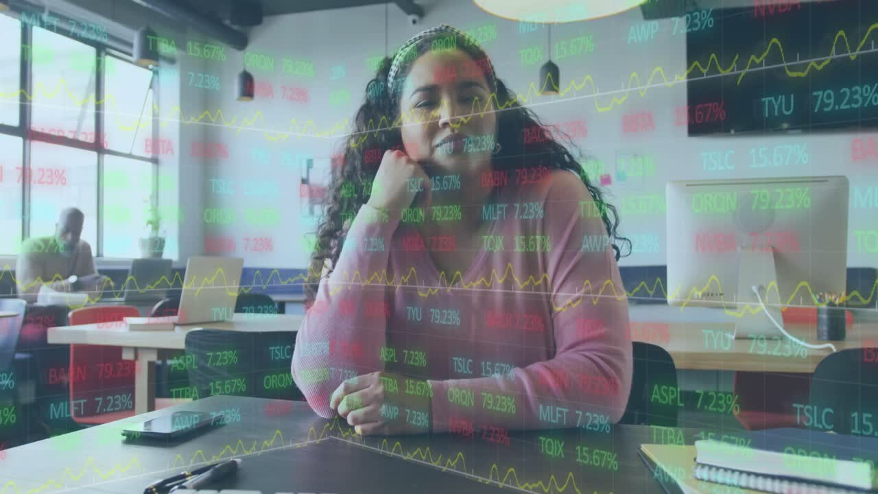 Animazione dell'elaborazione dati su diverse figure professionali in ufficio