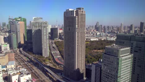 Hochhaus-In-Der-Innenstadt-Von-Tokio