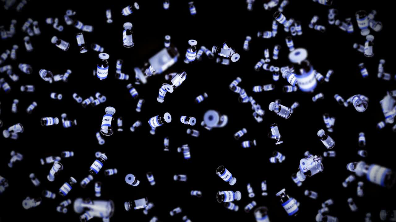 검은색 배경에 많은 백신 병을 날리는 의료 개념 바이러스 치료 투명 액체 백신의 3d 루프 애니메이션