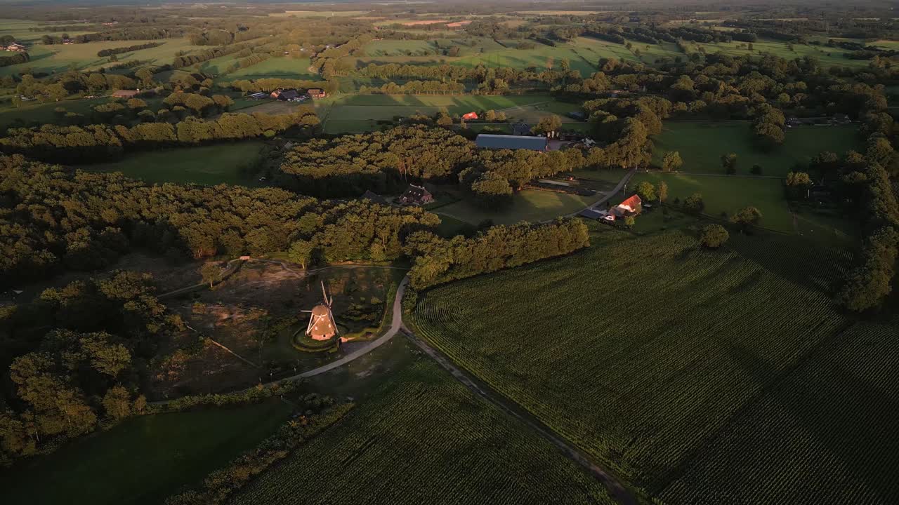 풍차 와 농경지 와 함께 네덜란드 시골 의 공중 사진