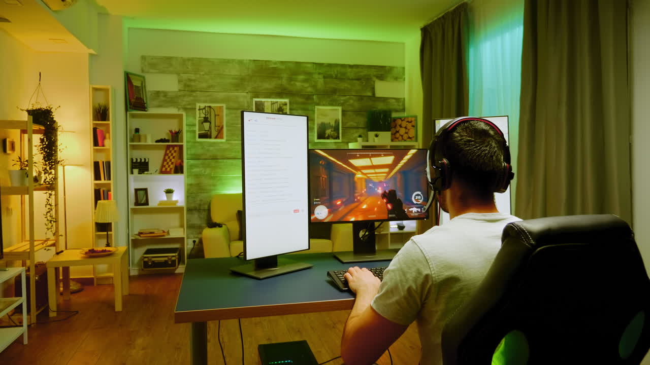 슈팅 게임을 하는 프로 게이머의 을 확대합니다.