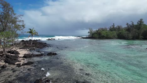 peaceful hawaiian ocean reef break