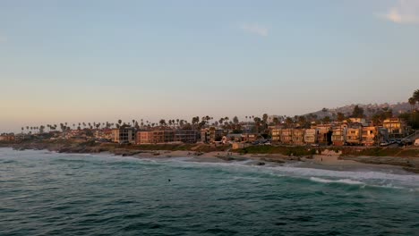 Vista-Aérea-Del-Sur-De-California-De-La-Costa-Y-Hermosas-Casas