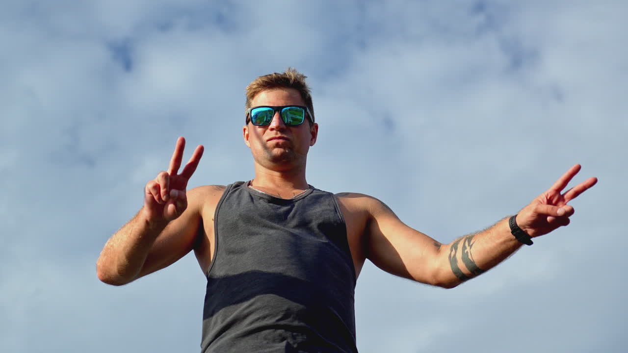 고선 활동을 하는 사람