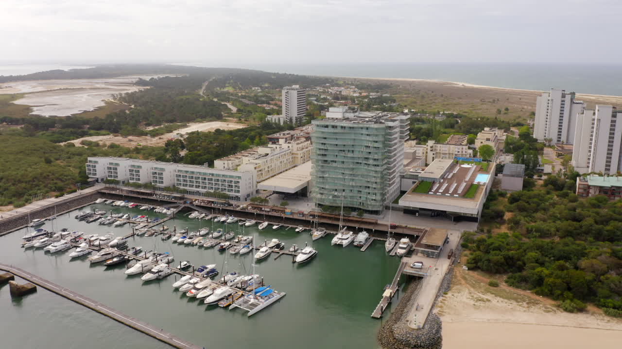 Setubal Portekiz, Troia Marina ve Resort'un Havadan Drone Görüntüsü