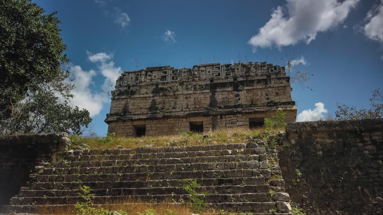lapso de tiempo del templo de la casa roja, chichanchob, en el parque histórico de chichen itza