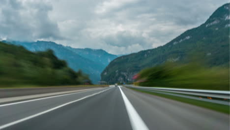 Zeitraffer-Fahrer-Pov-Italien-Autobahn-In-Dolomit