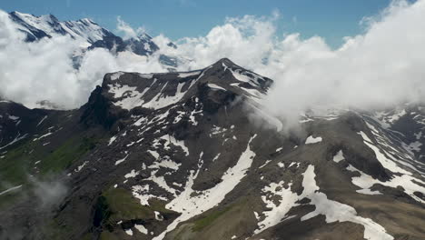 Drohnenaufnahme-Vom-Schilthorn-In-Den-Schweizer-Alpen