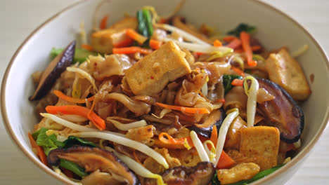 stir-fried-noodles-with-tofu-and-vegetables---vegan-and-vegetarian-food-style