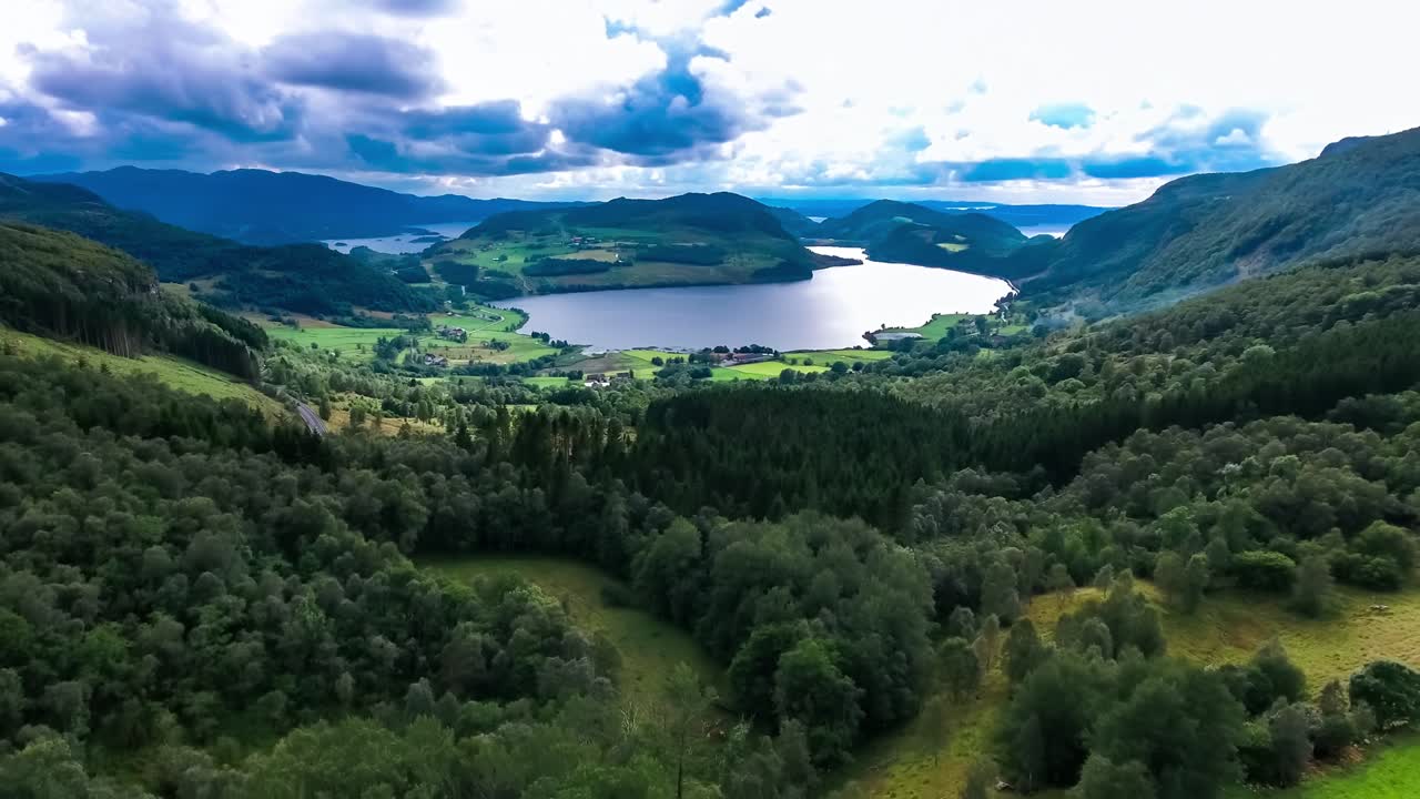 공중 영상 아름다운 노르웨이의 자연.