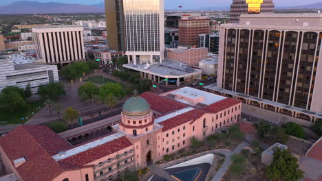 tucson, arizona, 8 de enero memorial de víctimas de disparos en el juzgado del condado de pima, parque el presidio