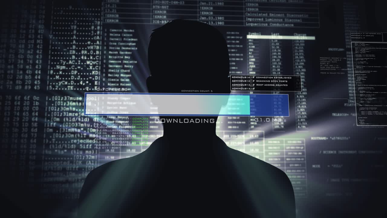 컴퓨터 화면 앞에 있는 그늘진 사람이 인터넷에서 데이터를 다운로드합니다.