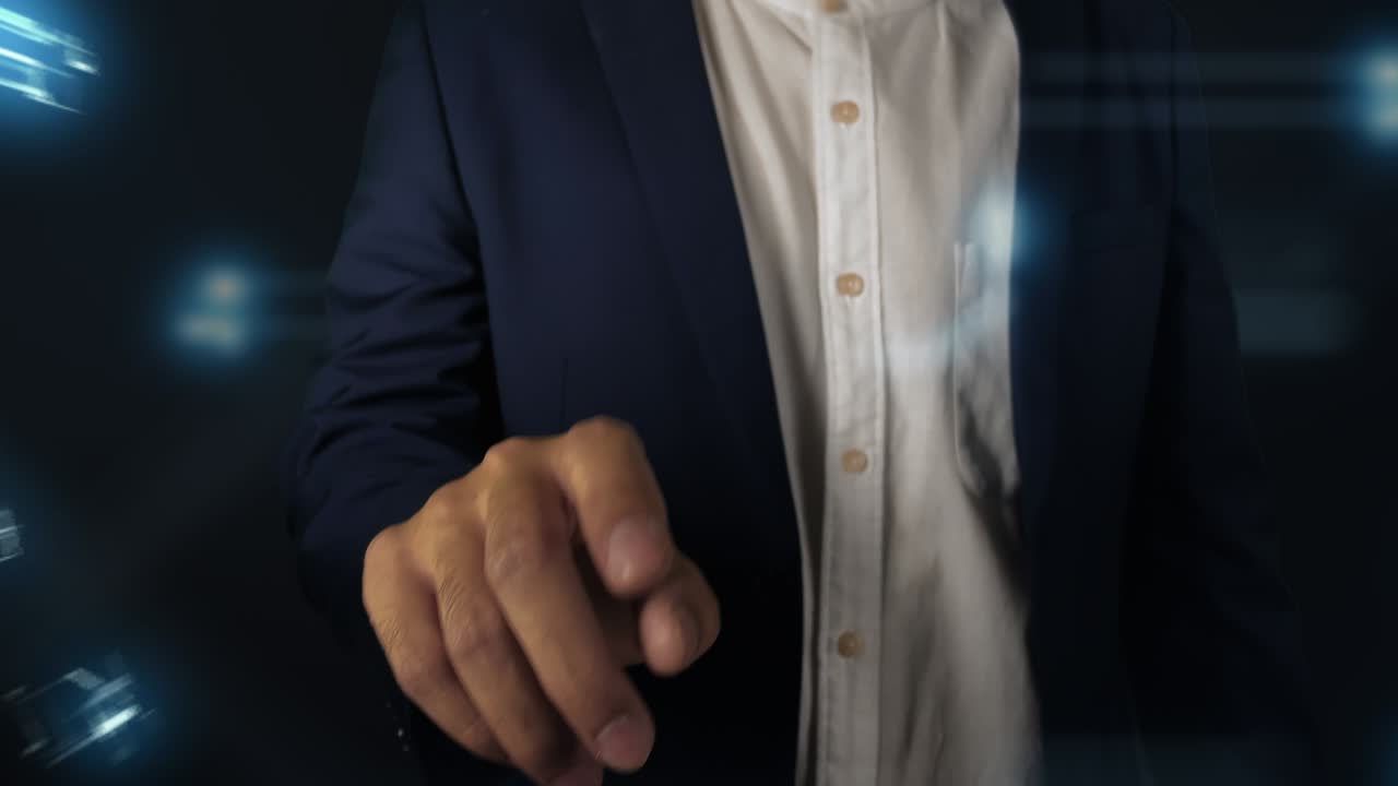 일하는 사업가 스크린 디지털 클릭