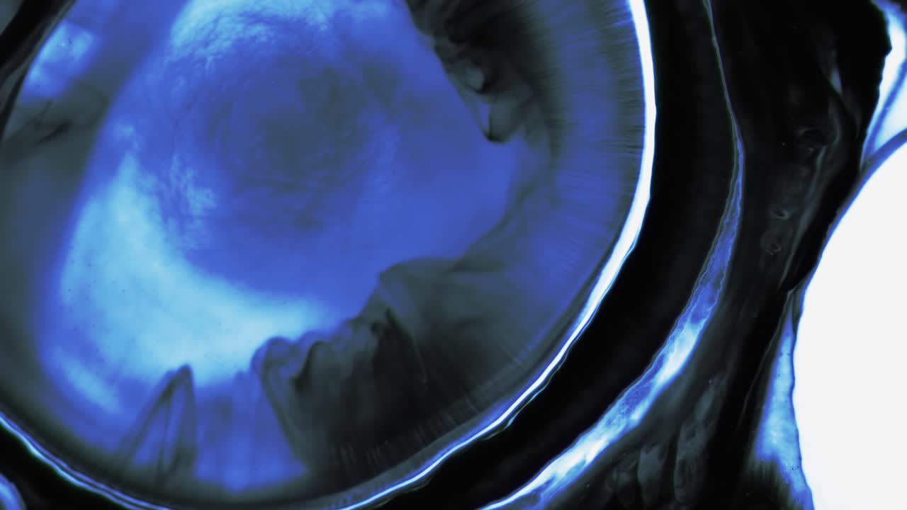 nebulosa cósmica hecha de tinta y reacción líquida - macro