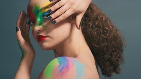 Moda,-Maquillaje-Y-Color-Con-Mujer-Y-Arte-Facial