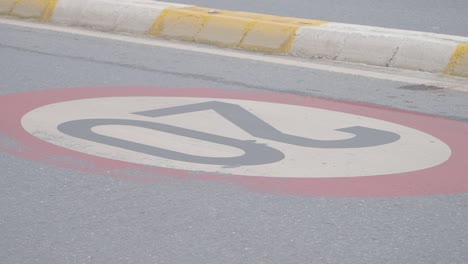 Límite de velocidad de 30 en carretera
