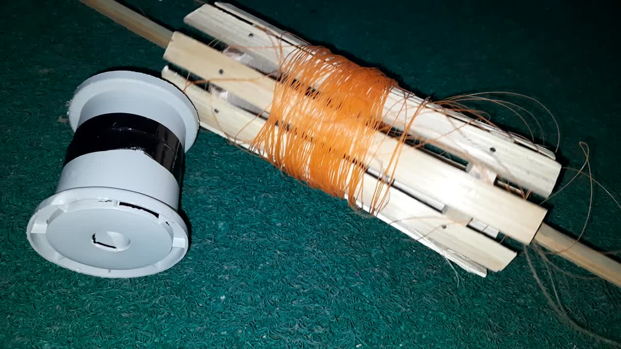 나무 카이트 스풀 강철 피르키 (차르키) 카이트 현 스풀