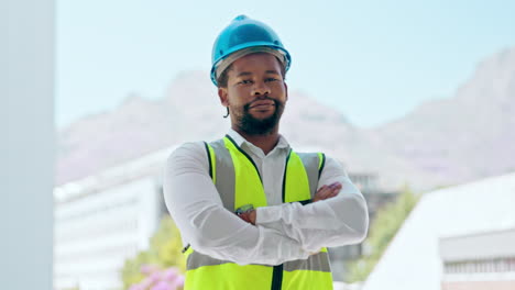 Hombre-Negro,-Arquitecto-Y-Brazos-Cruzados-Con-Una-Sonrisa