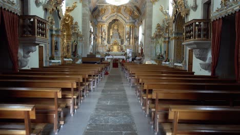 In-Der-Katholischen-Kirche.-Religionskonzept