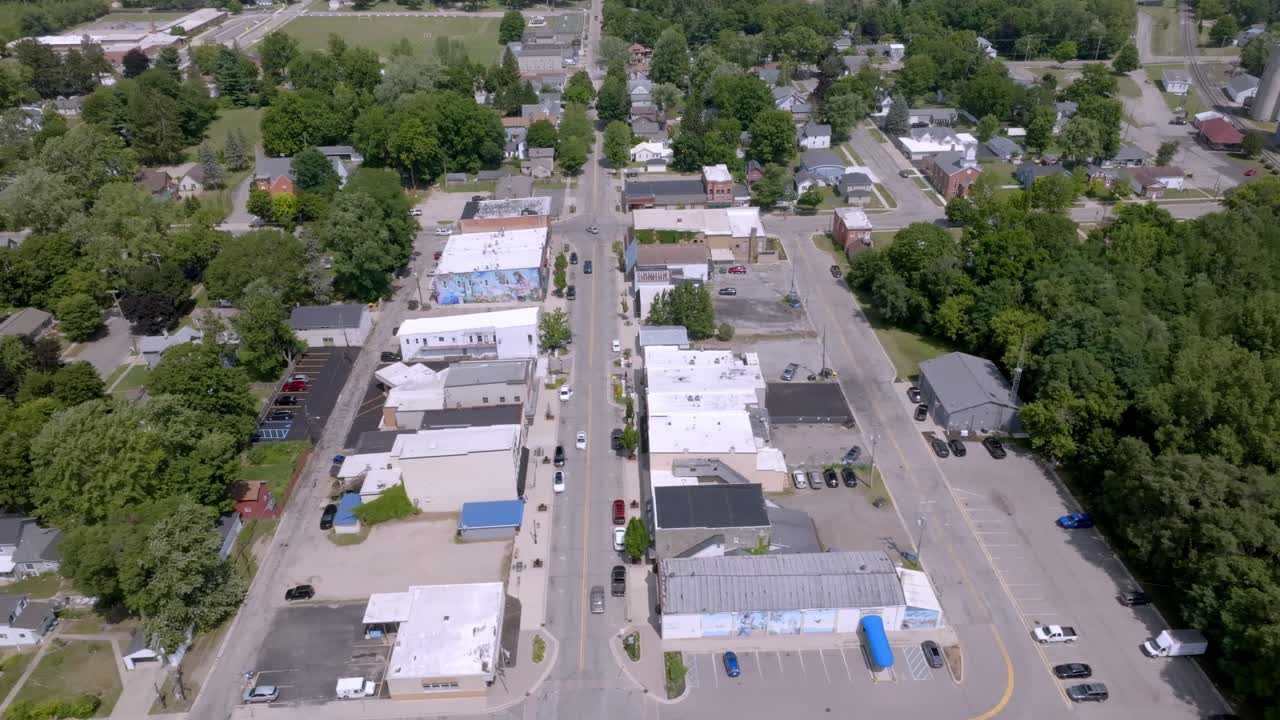 Leslie, Michigan downtown with drone video moving right to left