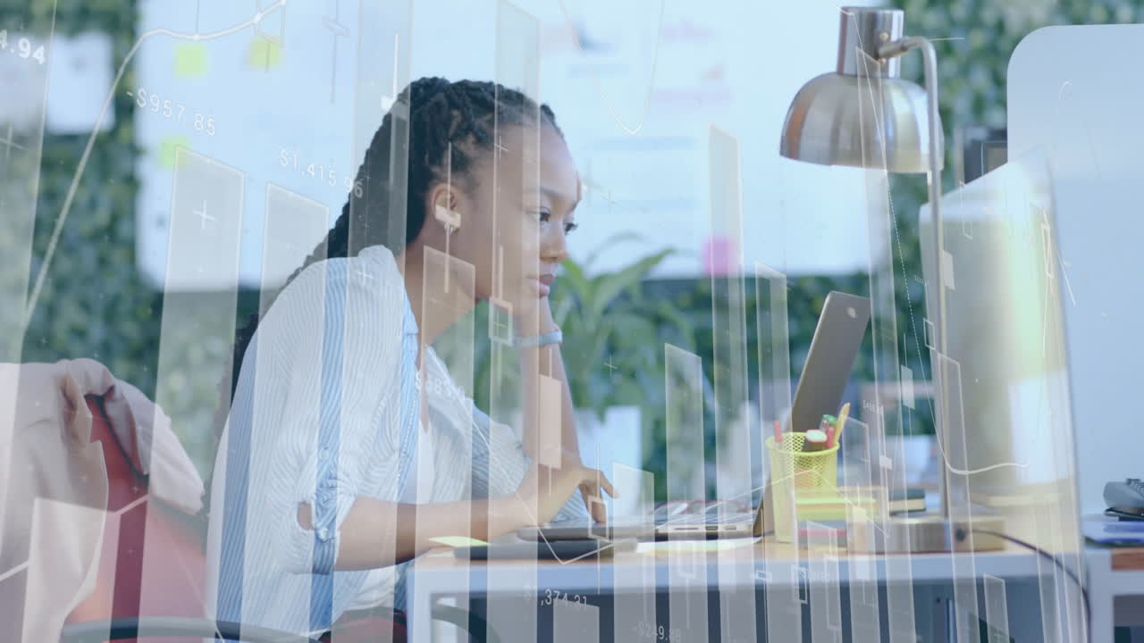 사무실에 있는 아프리카계 미국인 사업가에 대한 금융 데이터 처리 애니메이션