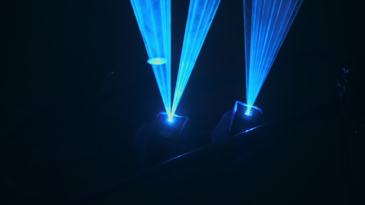 espectáculo de luces efectos de animación rayos de escenario resumen