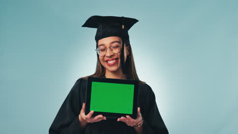 Happy-woman,-tablet-and-green-screen