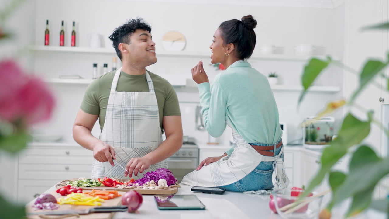 cocinar y cortar verduras