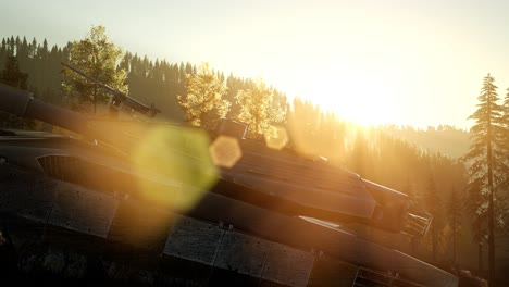 Alter-Rostiger-Tank-Im-Wald-Bei-Sonnenuntergang