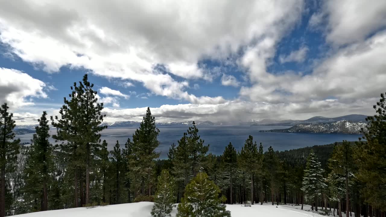 el lago norte de tahoe, vista del lago alpino.