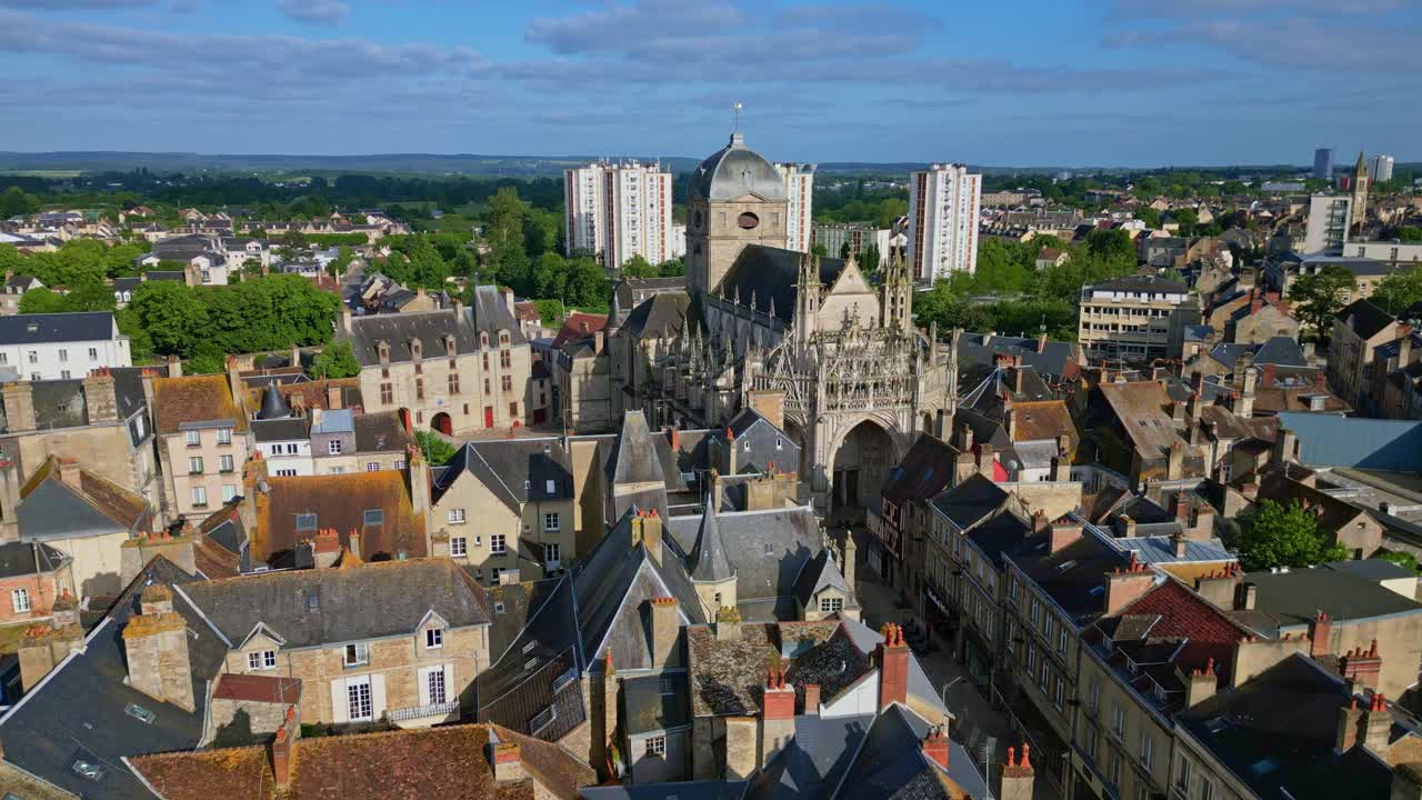 basílica de nuestra señora, alencon, orne en normandía, francia