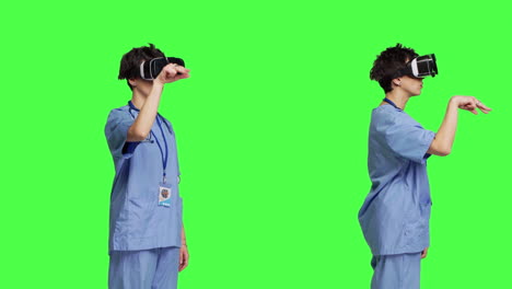 asistente médico examinando los resultados del chequeo con gafas de realidad virtual