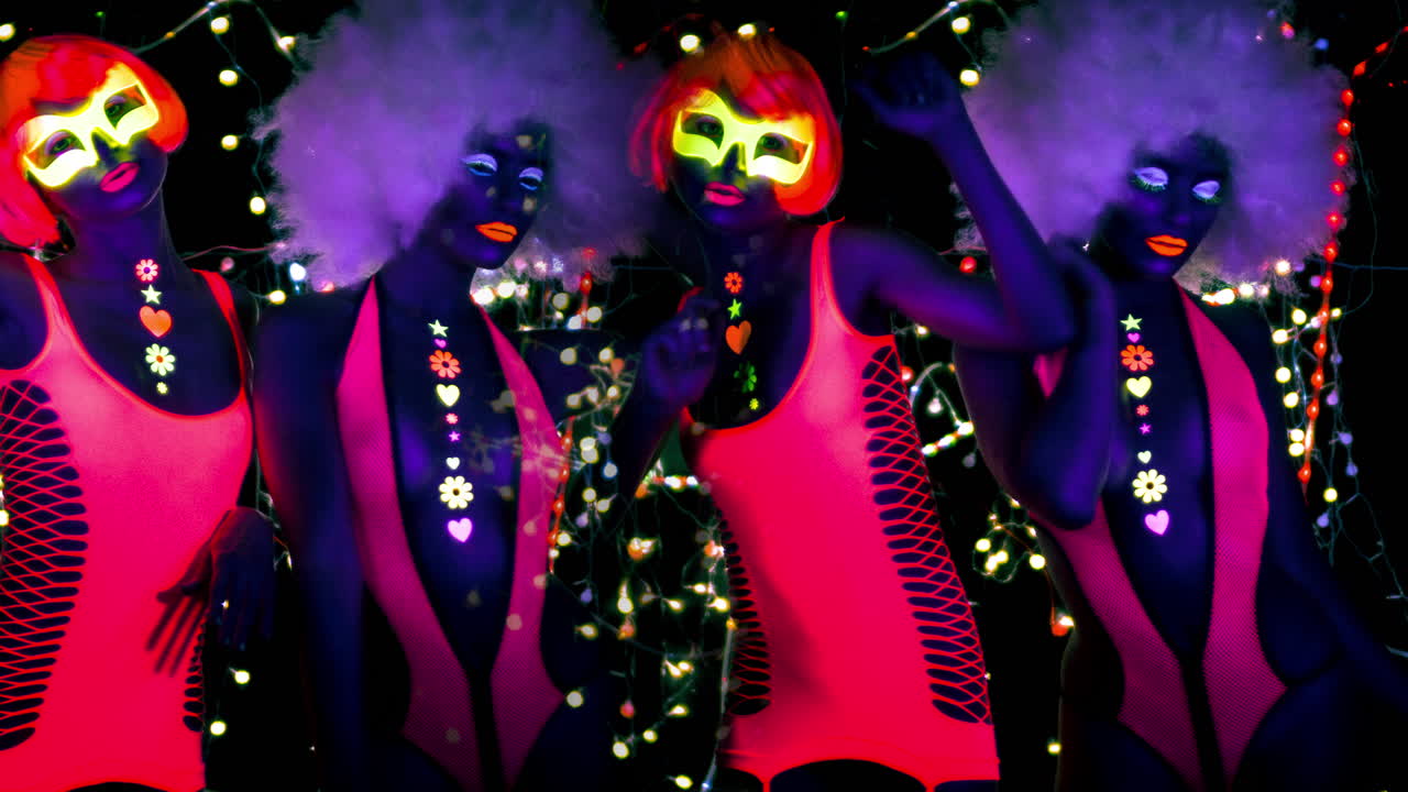 chica mujer resplandor 4k 18