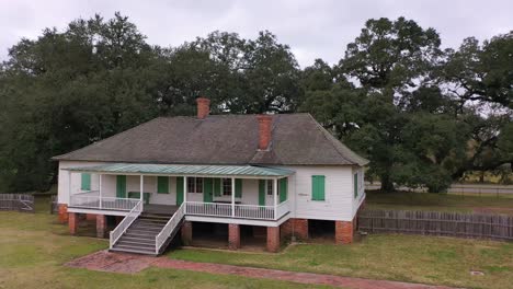 Old Plantation home hear Baton Rouge, Louisiana