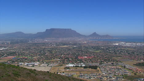 reveal of table mountain and the city