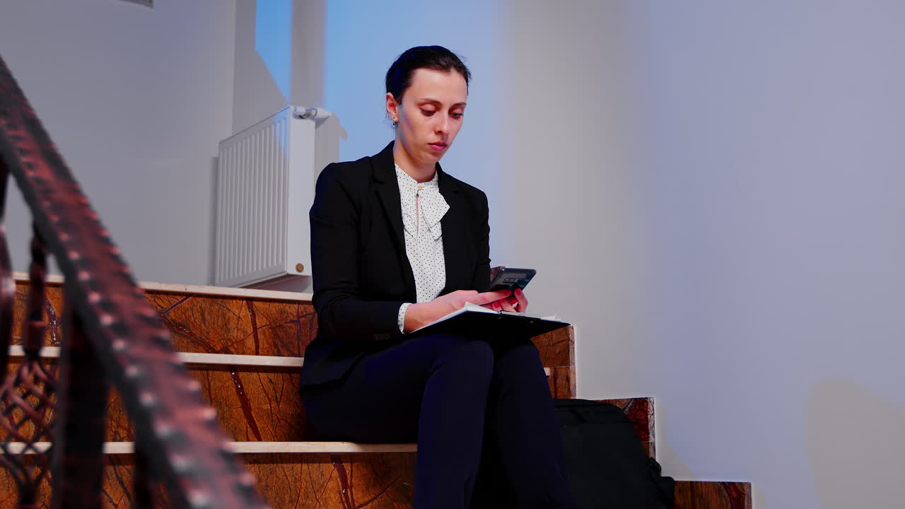 tareas de proyecto financiero de texto ejecutivo de oficina